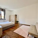 Big Studio Goldoni Duomo-M4 Lin Airport